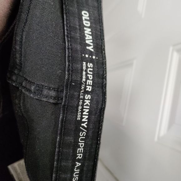 Old Navy Super Skinny Mid Rise Black Jeans 12 - Picture 3 of 5